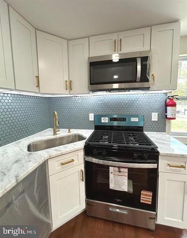 352 ROOSEVELT AVE, Lindenwold, NJ 08021
