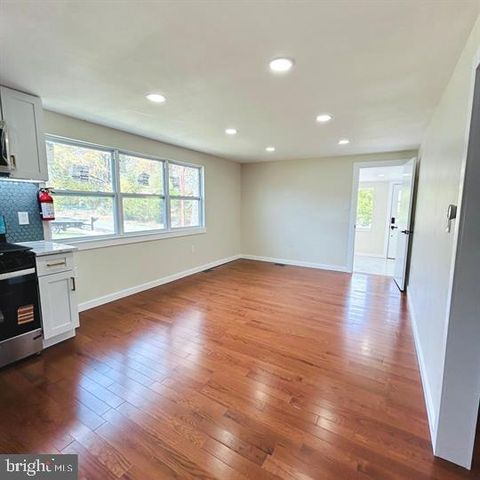 352 ROOSEVELT AVE, Lindenwold, NJ 08021