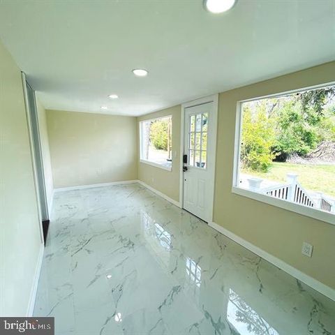 352 ROOSEVELT AVE, Lindenwold, NJ 08021