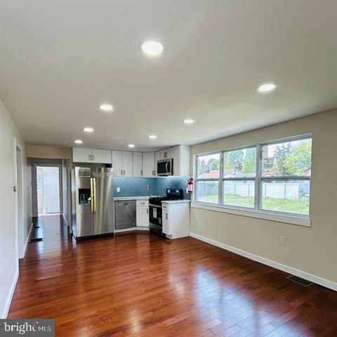 352 ROOSEVELT AVE, Lindenwold, NJ 08021