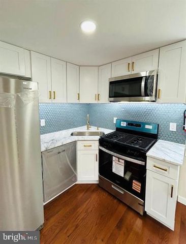 352 ROOSEVELT AVE, Lindenwold, NJ 08021