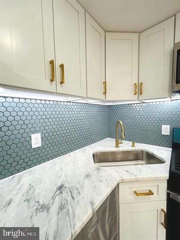 352 ROOSEVELT AVE, Lindenwold, NJ 08021