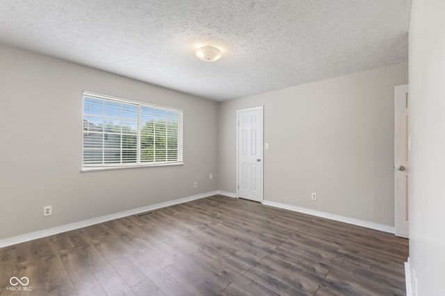 8536 Friendship Lane, Indianapolis, IN 46217