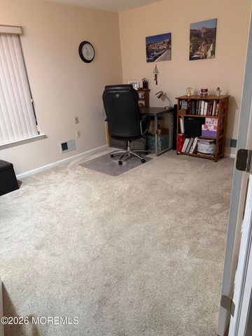 85 Sunnymede Street, Englishtown, NJ 07726