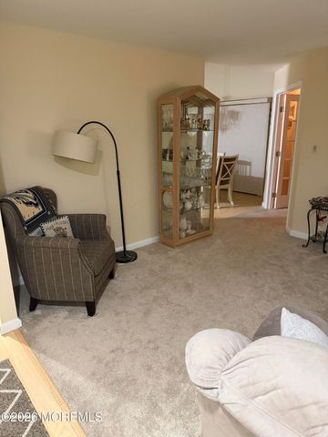 85 Sunnymede Street, Englishtown, NJ 07726