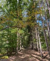 38 Kent Rd, Hampton Twp., NJ 07860