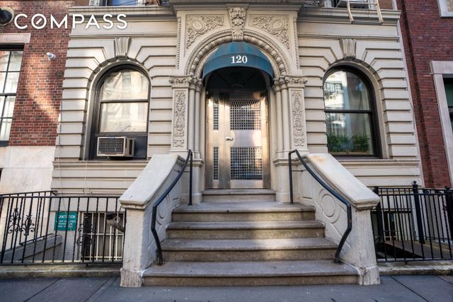 120 E 83rd St Apt 3D, New York City, NY 10028