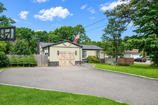 1010 Sipp Avenue, Medford, NY 11763