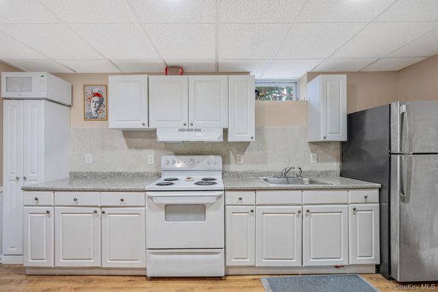 1010 Sipp Avenue, Medford, NY 11763