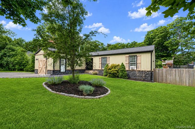 1010 Sipp Avenue, Medford, NY 11763