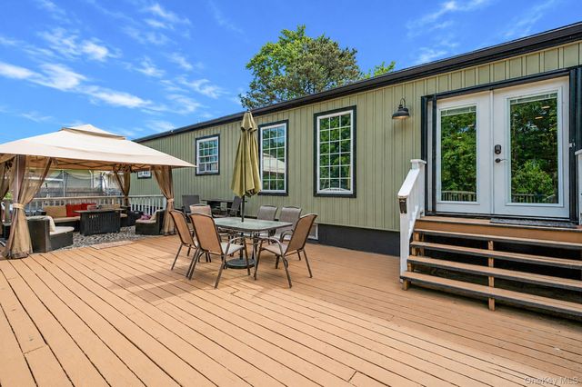 1010 Sipp Avenue, Medford, NY 11763