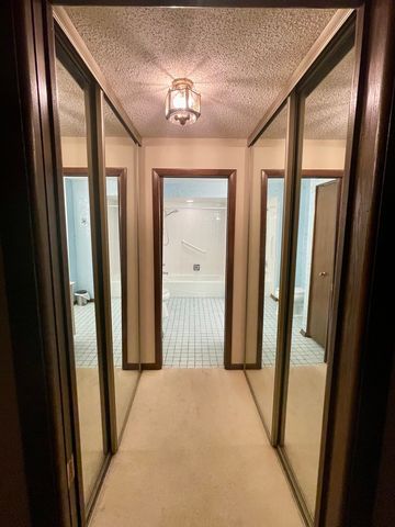 7800 W Foresthill Lane 104, Palos Heights, IL 60463