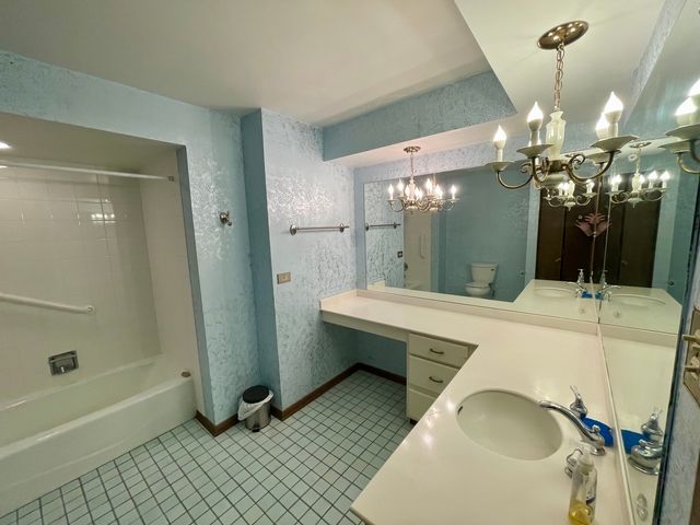 7800 W Foresthill Lane 104, Palos Heights, IL 60463