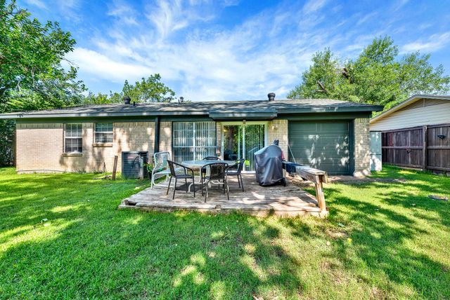 2322 Halifax Drive, Carrollton, TX 75006