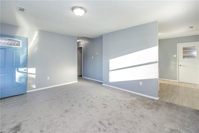 1926 Somerville DR, Hampton, VA 23663