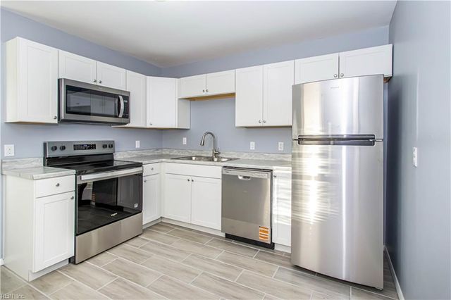 1926 Somerville DR, Hampton, VA 23663