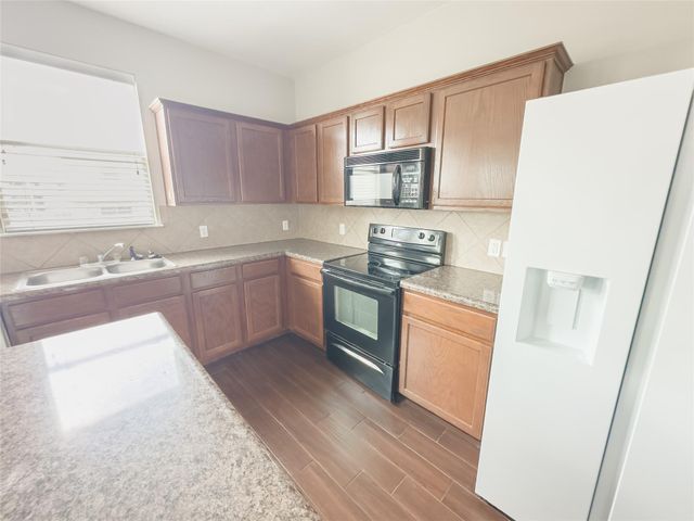 9909 Fantail LN, Temple, TX 76502