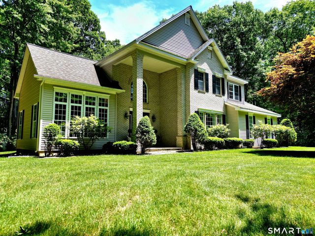 68 Troutwood Drive, New Hartford, CT 06057