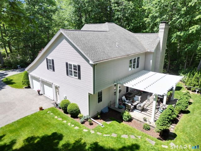 68 Troutwood Drive, New Hartford, CT 06057