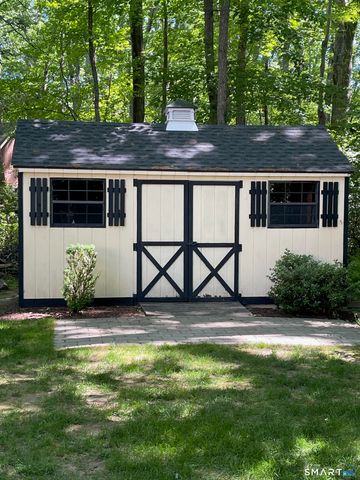 68 Troutwood Drive, New Hartford, CT 06057