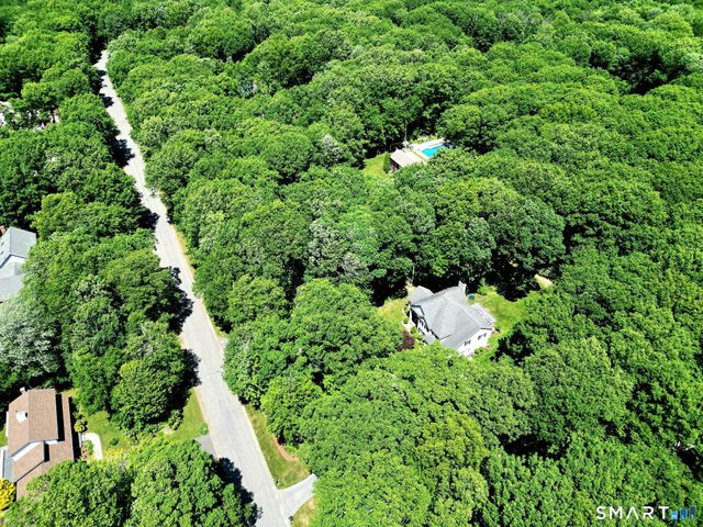 68 Troutwood Drive, New Hartford, CT 06057