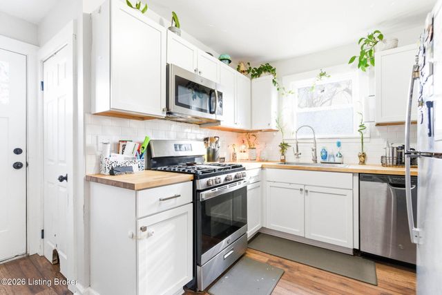 4211 Camp Ground Rd, Louisville, KY 40216