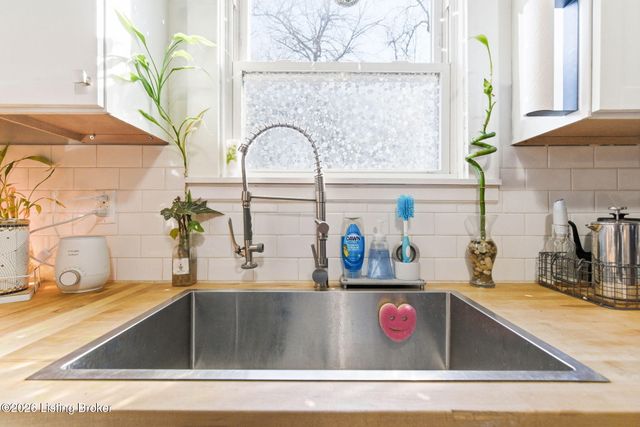 4211 Camp Ground Rd, Louisville, KY 40216