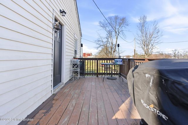 4211 Camp Ground Rd, Louisville, KY 40216