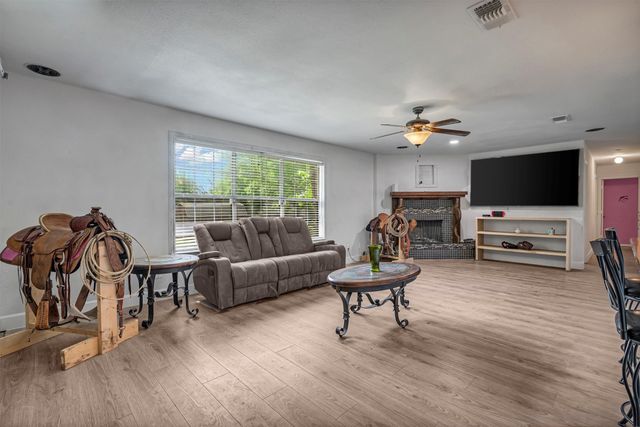 104 Willow Lake Lane, Crandall, TX 75114
