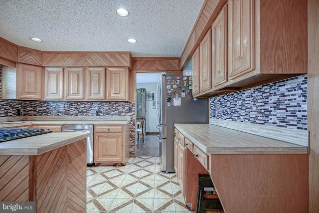 551 GREENWOOD DR, Hammonton, NJ 08037