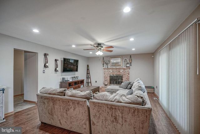551 GREENWOOD DR, Hammonton, NJ 08037