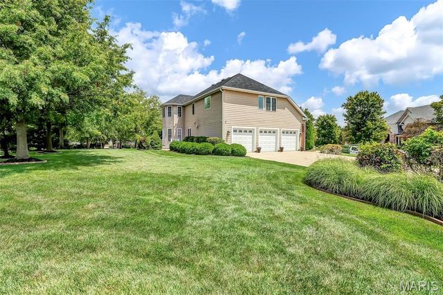 1011 Hawks Landing Drive, Lake St Louis, MO 63367