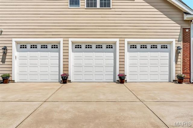 1011 Hawks Landing Drive, Lake St Louis, MO 63367