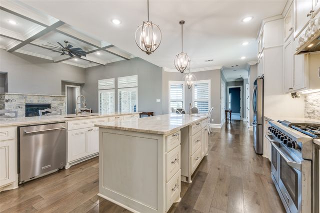1077 Deerfield Drive, Wills Point, TX 75169