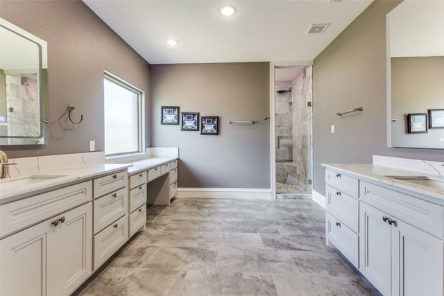 1077 Deerfield Drive, Wills Point, TX 75169