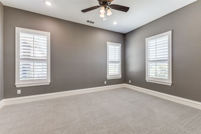 1077 Deerfield Drive, Wills Point, TX 75169