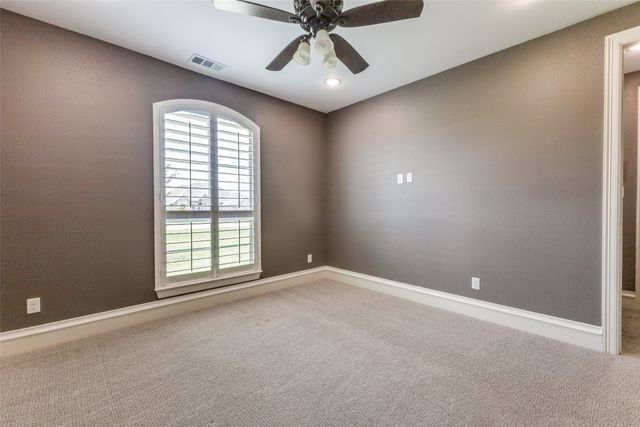 1077 Deerfield Drive, Wills Point, TX 75169