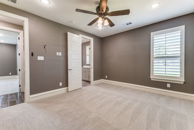 1077 Deerfield Drive, Wills Point, TX 75169