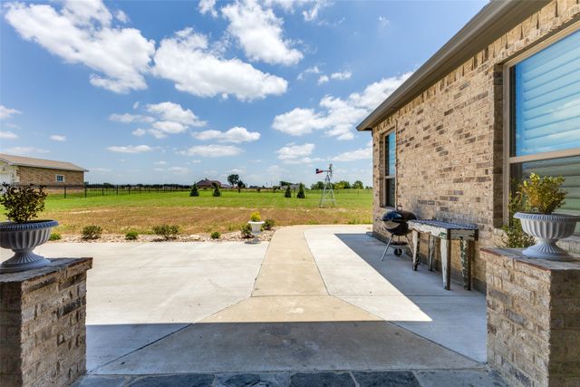 1077 Deerfield Drive, Wills Point, TX 75169