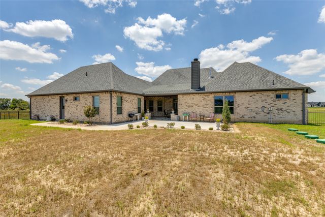 1077 Deerfield Drive, Wills Point, TX 75169