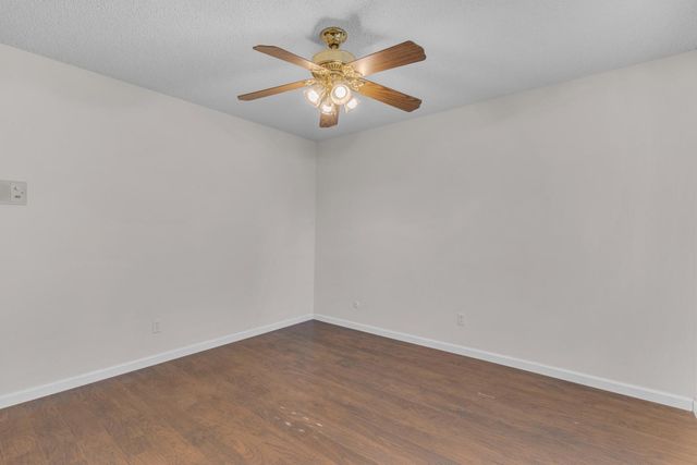 5740 N West Avenue # 109, Fresno, CA 93711