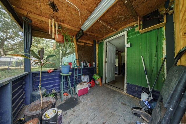 64 Lock 2 Rd, Locust Grove, AR 72550