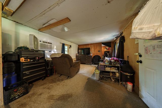 64 Lock 2 Rd, Locust Grove, AR 72550