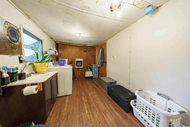 64 Lock 2 Rd, Locust Grove, AR 72550