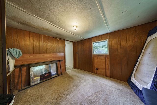 64 Lock 2 Rd, Locust Grove, AR 72550