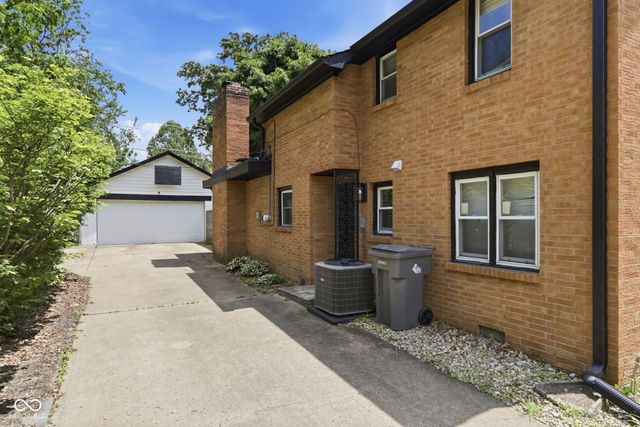 129 N Sadlier Drive, Indianapolis, IN 46219