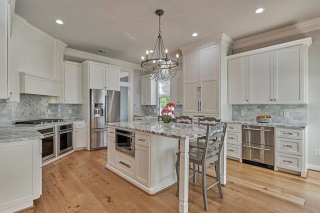 19 Pipers Meadow Street, The Woodlands, TX 77382