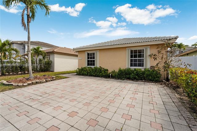 10523 SW 161st PL, Miami, FL 33196