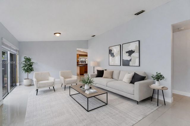 10523 SW 161st PL, Miami, FL 33196