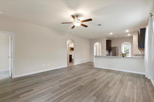 321 Freedom Park Ave, Liberty Hill, TX 78642